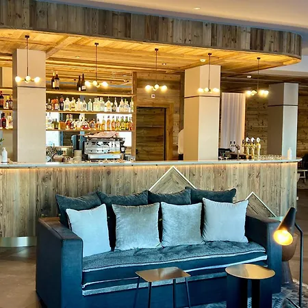 Luxury 4 Valleys 公寓 *